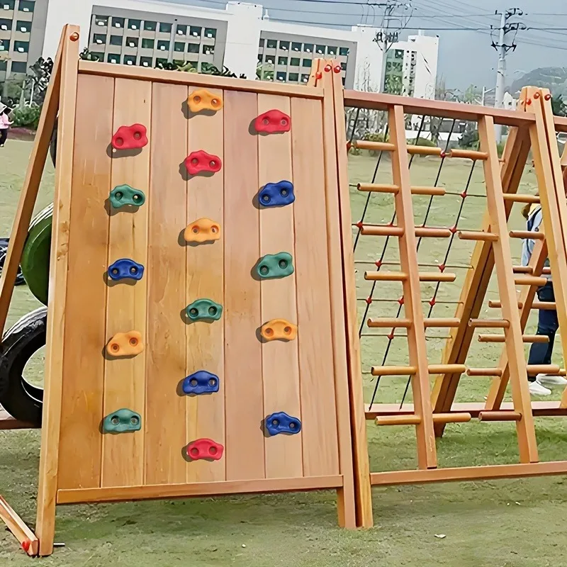 Sports Equipment Stores - Kolorowe uchwyty do ściany wspinaczkowej dla
